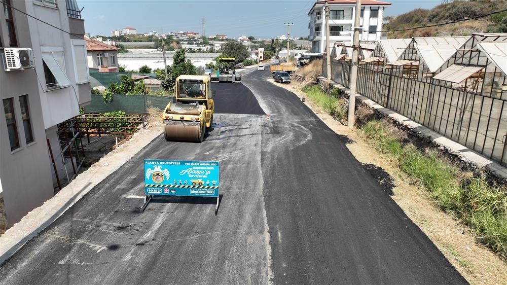 Alanya Belediyesi’nden batı bölgesine büyük asfalt hamlesi