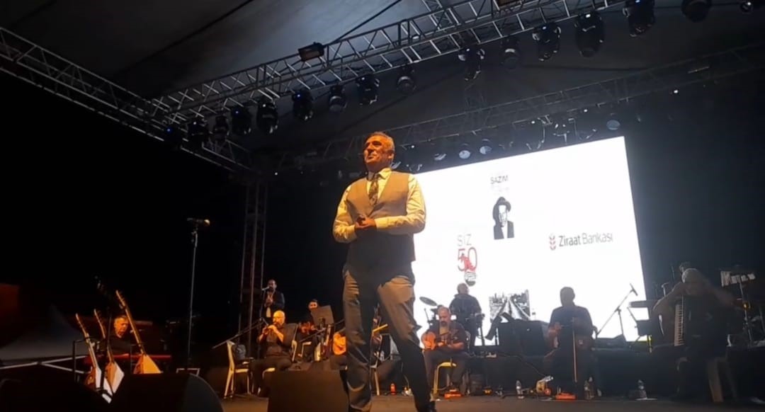 Yavuz Bingöl Malazgirt’te konser verdi