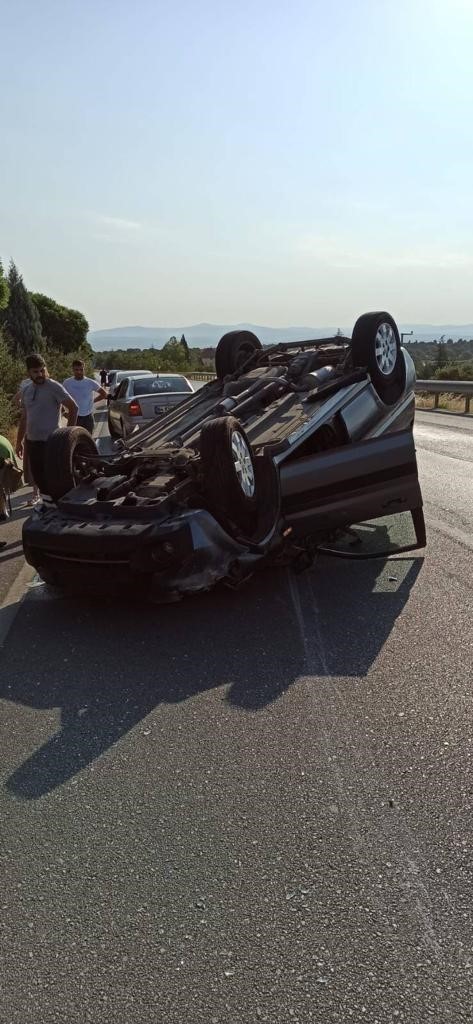 Uşak’ta şarampole devrilen araçta 4 kişi yaralandı