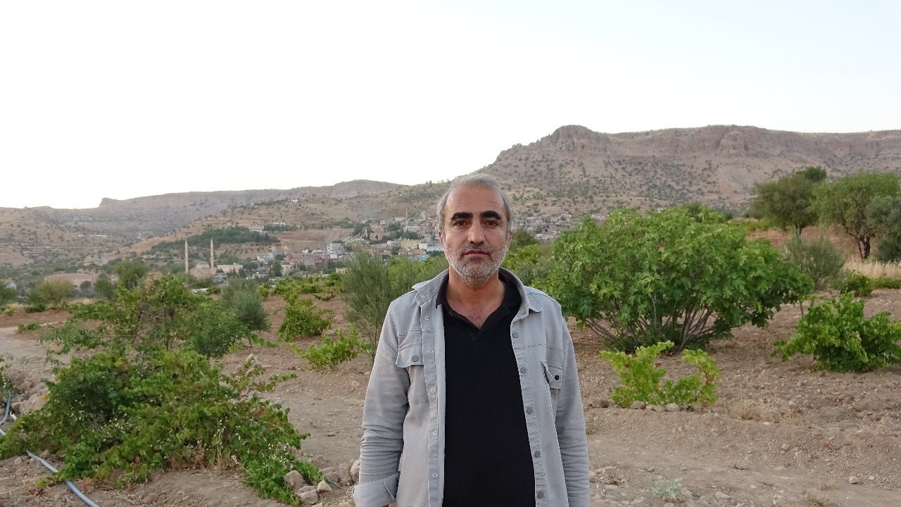 Jeoloji m&uuml;hendisi k&ouml;yl&uuml;ler i&ccedil;in su kaynakları tespit ediyor
