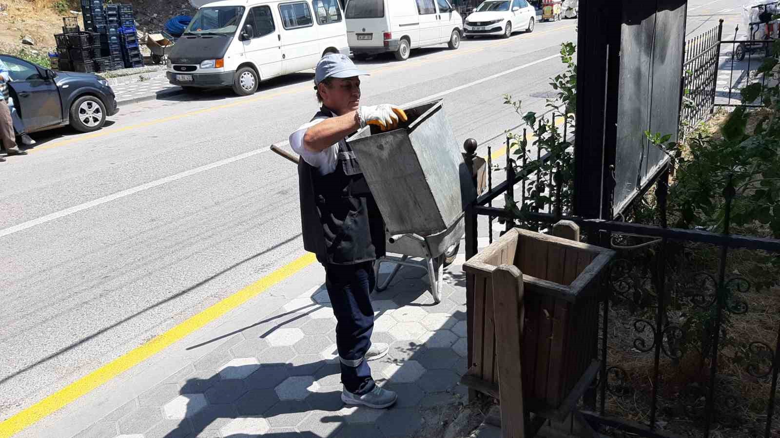 Hayali öğretmen olmaktı, şimdilerde sokakları güzelleştiriyor
