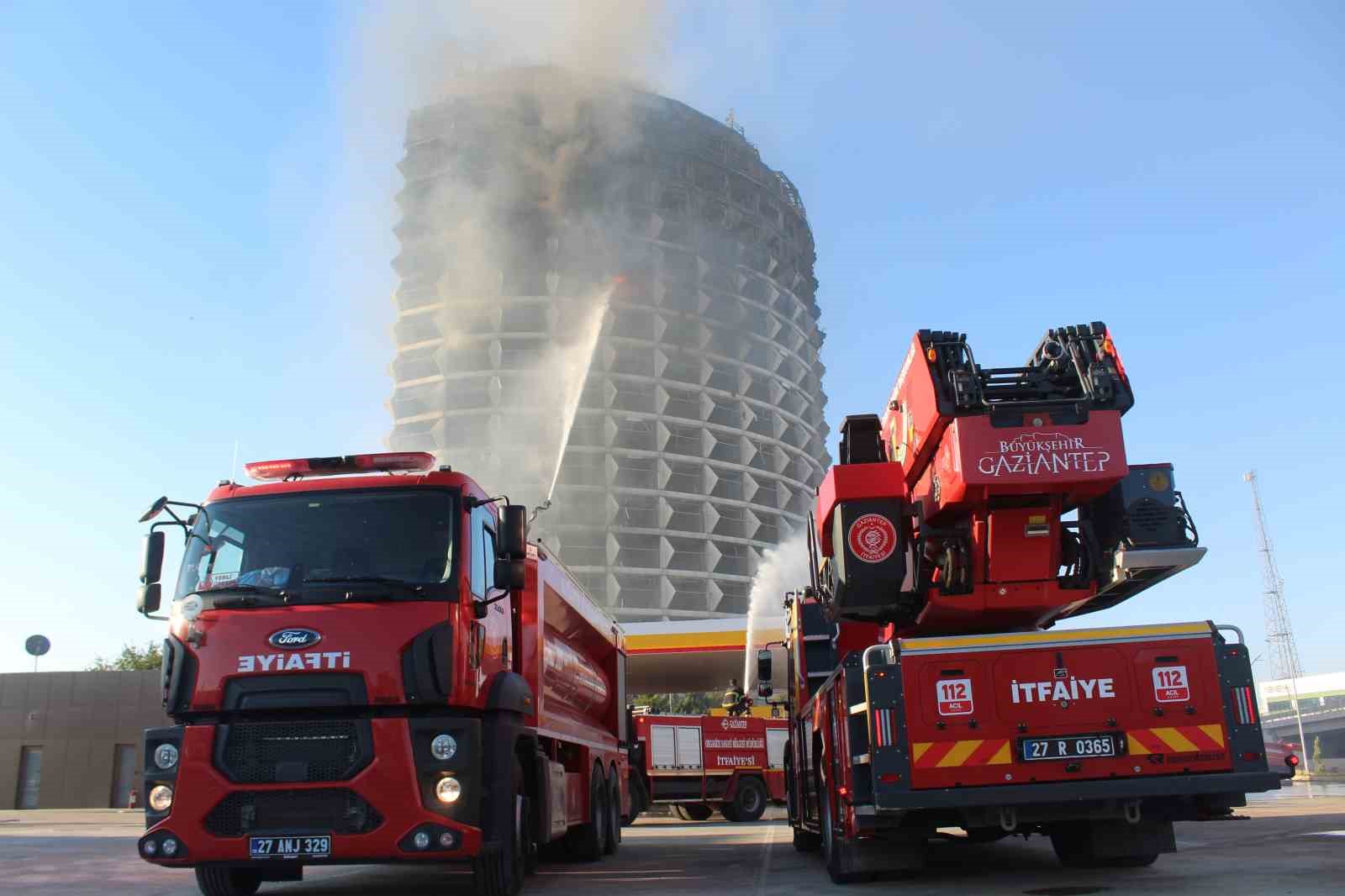 Gaziantep’teki otel yangını 5 saatte kontrol altına alındı
