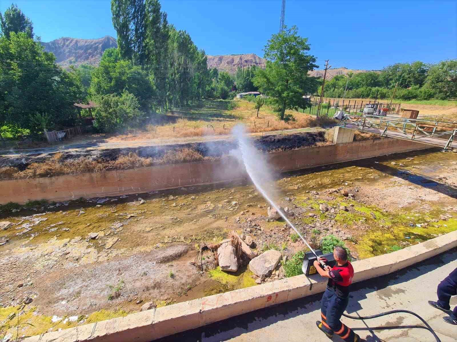 Çankırı’da çıkan ot yangını kısa sürede söndürüldü