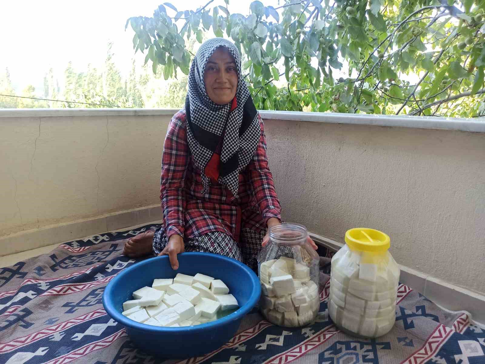 K&ouml;y&uuml;nde yaptığı peynir ge&ccedil;im kaynağı oldu
