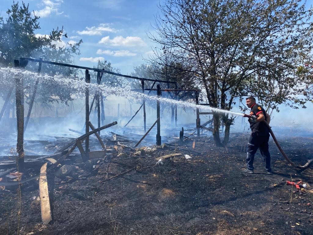 Kırklareli’de bağ evi yangını