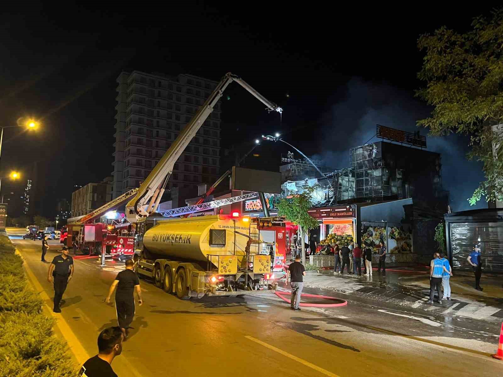 Ankara’da market yangını