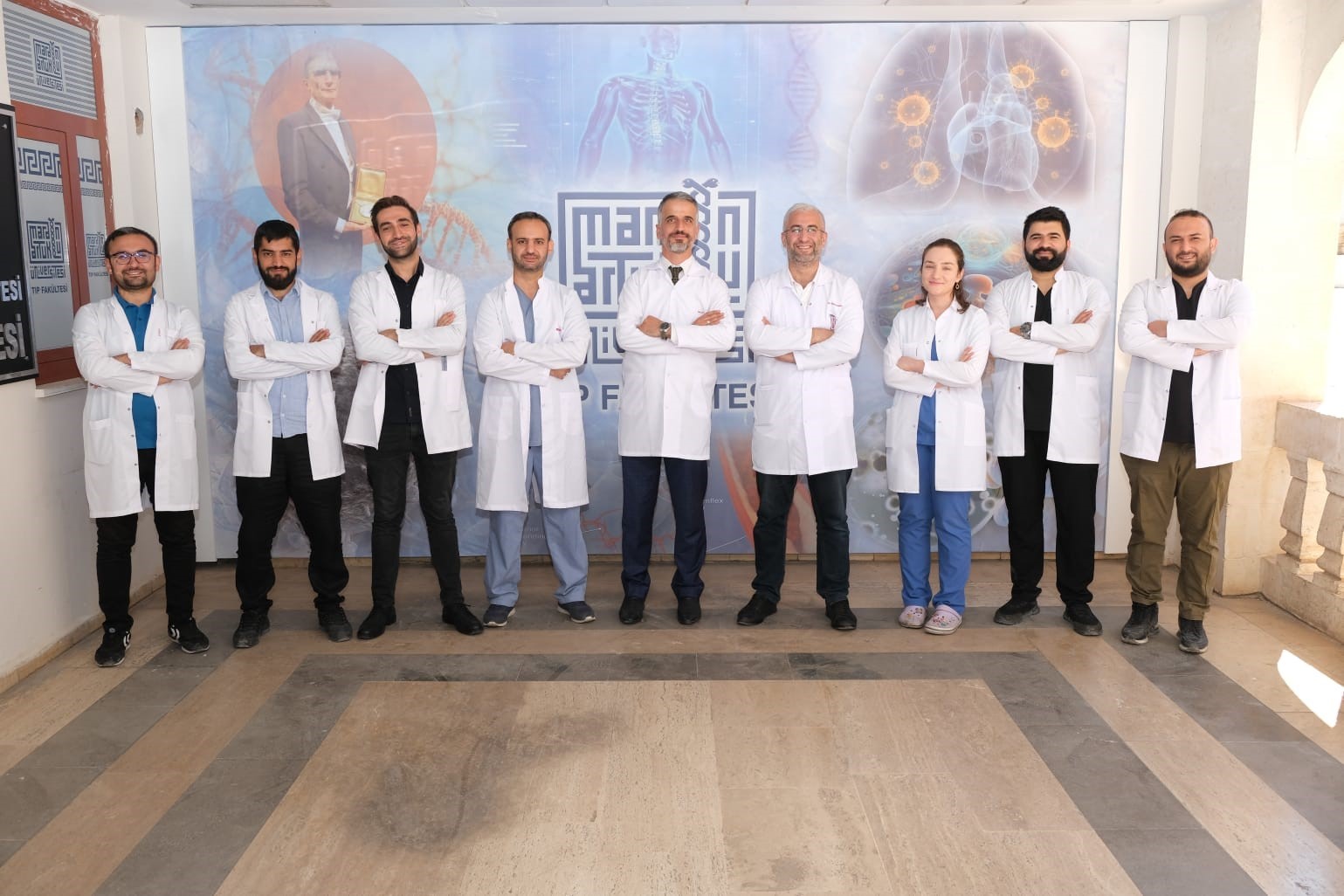 Mardin Tıp Fak&uuml;ltesi&rsquo;nin ilk asistan doktorları yeleklerini giydi
