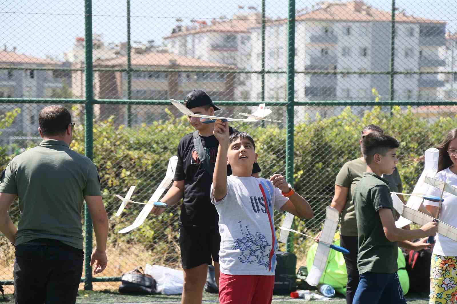 Büyükşehir’den Gazi Şehirli gençlere Temel Havacılık eğitimi