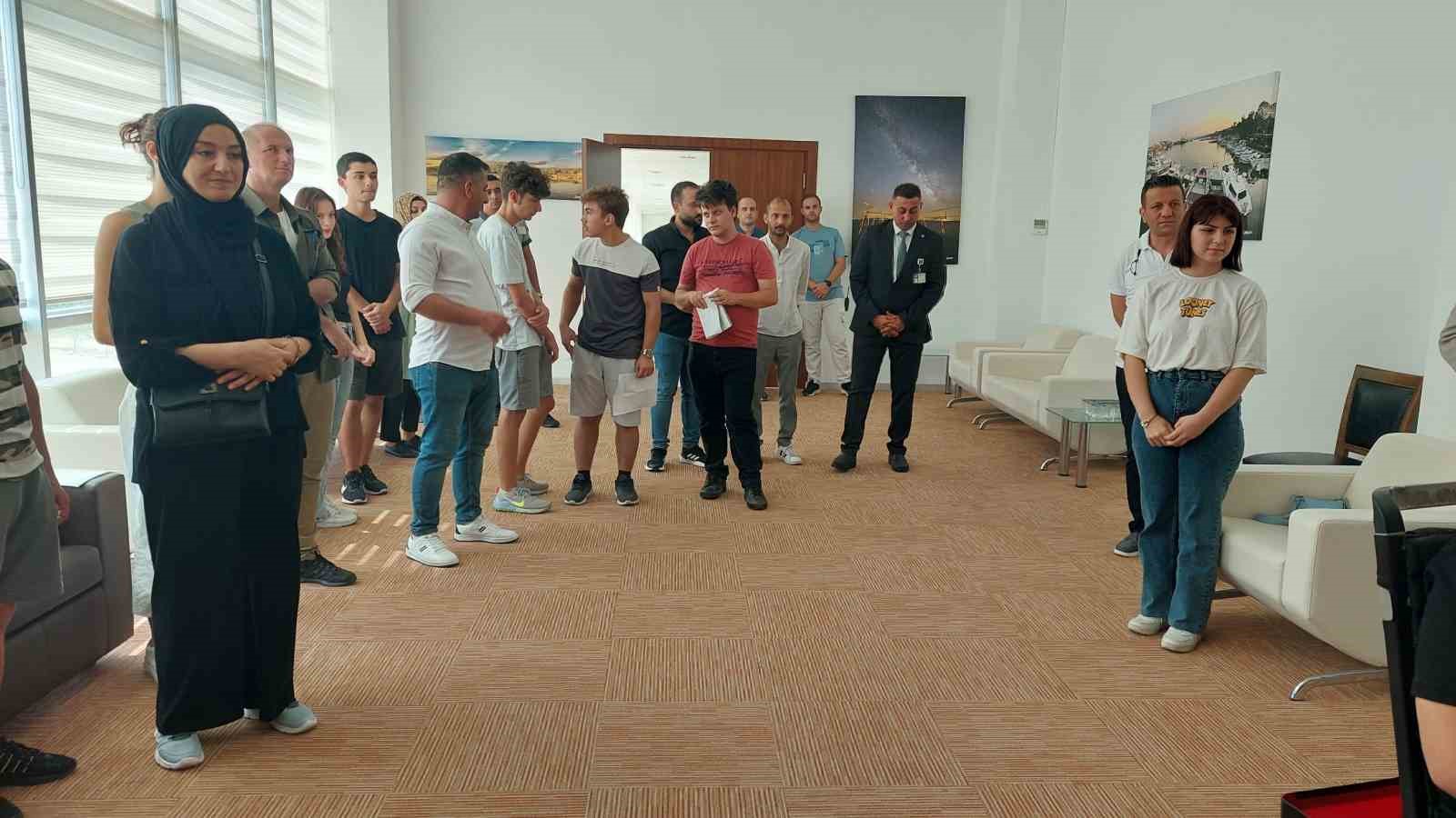 Tekirdağ&rsquo;da &uuml;niversite kayıtları başladı
