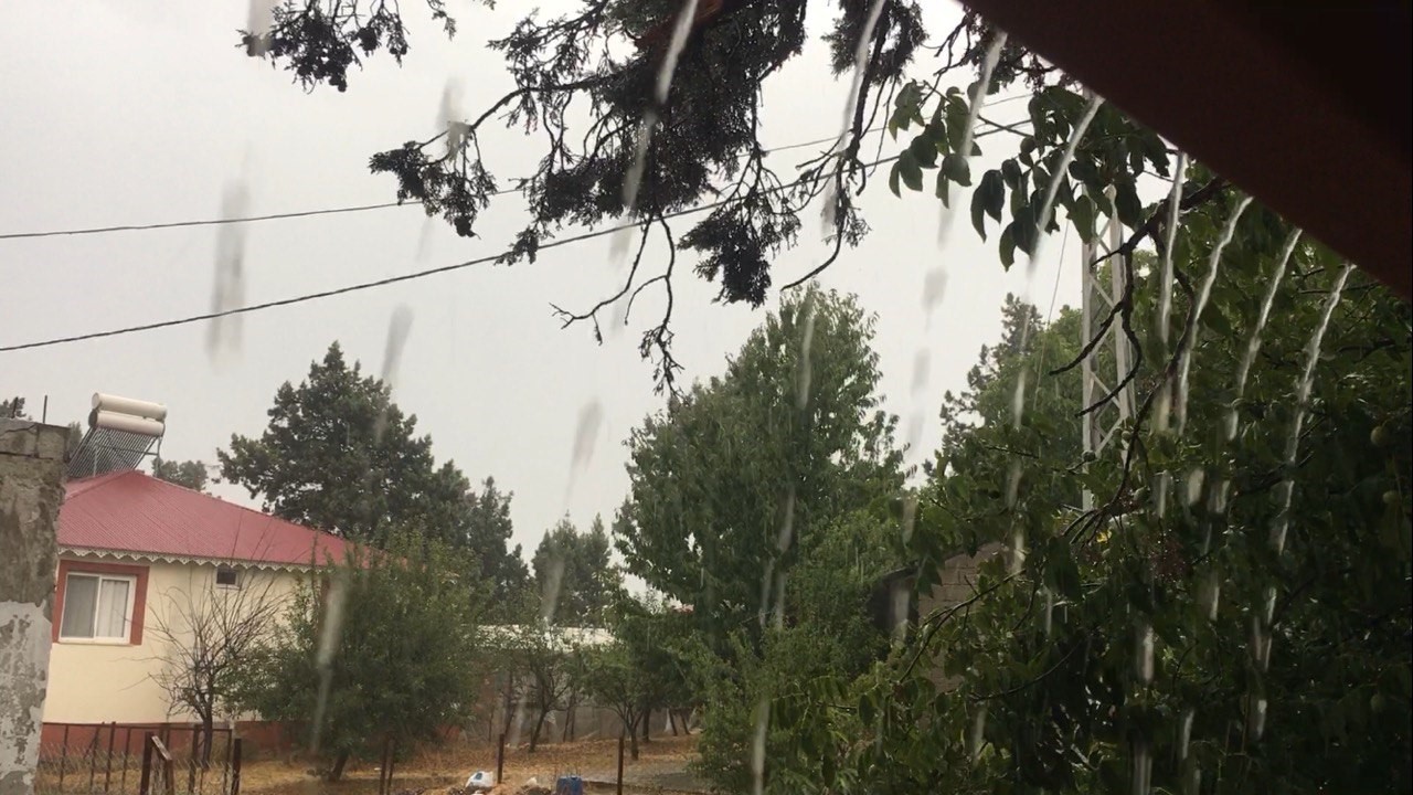 Mersin&rsquo;de sağanak yağmur
