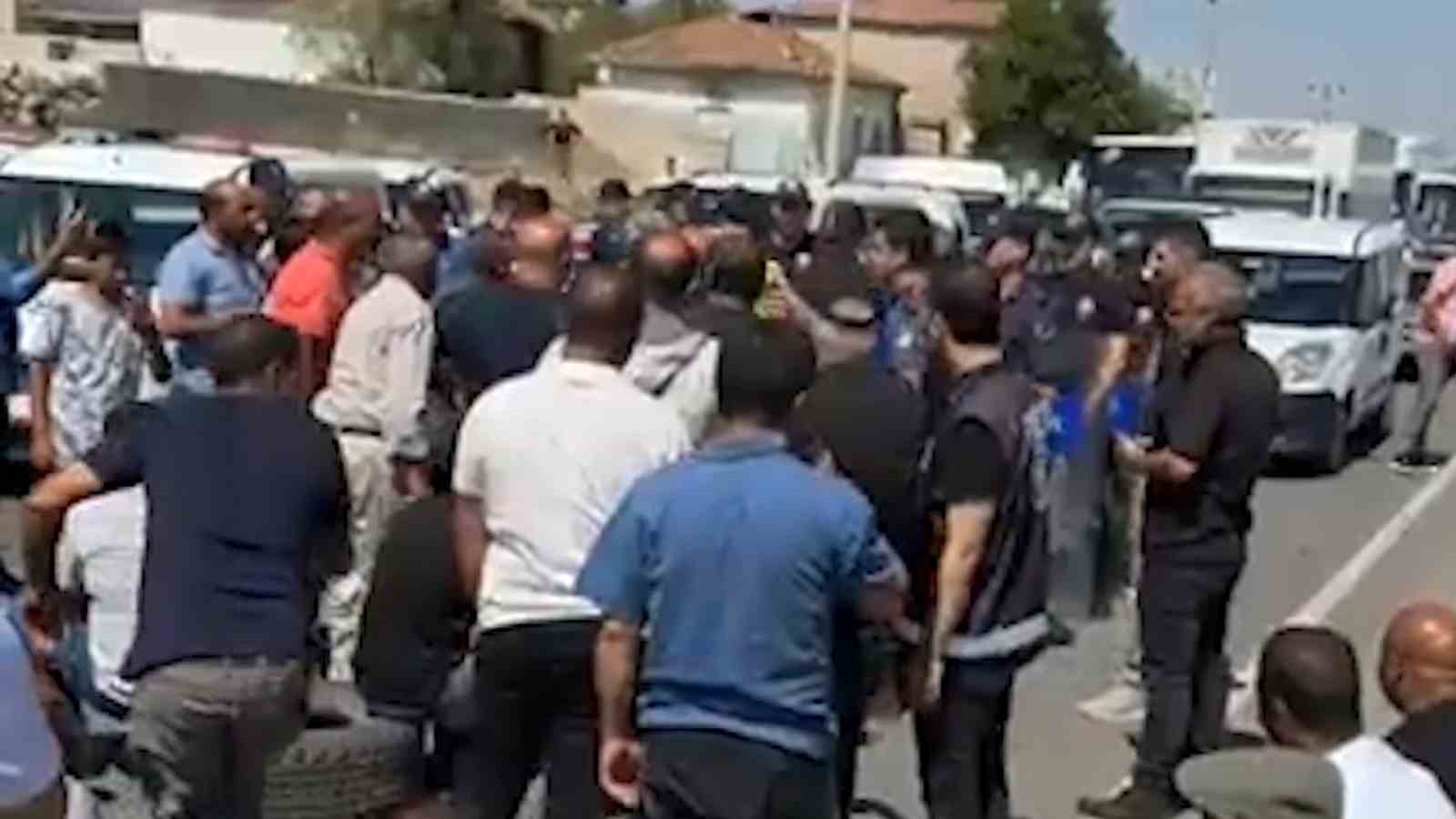 &Uuml;st ge&ccedil;it isteyen vatandaşlar Kırıkkale-Kayseri yolunu kapattı
