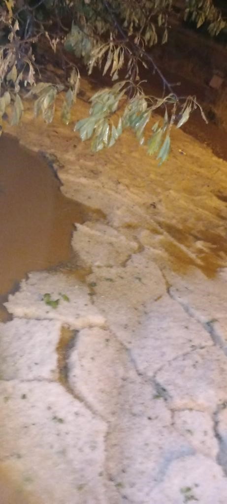 Uşak&rsquo;ta dolu yağışı etkili oldu
