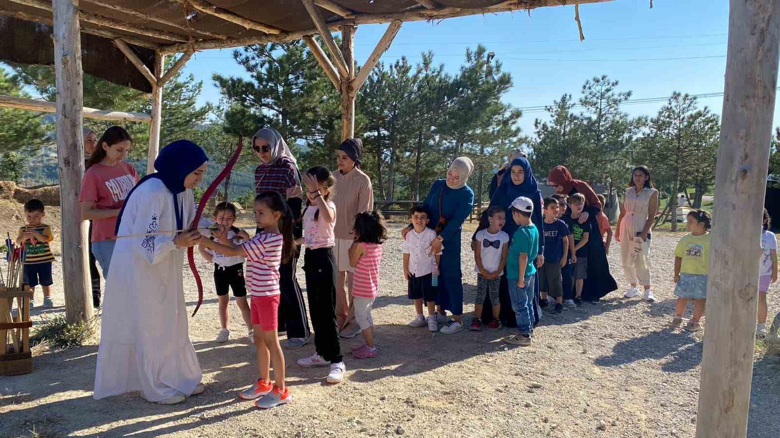 Anne-çocuk kampı renkli görüntülere sahne oldu