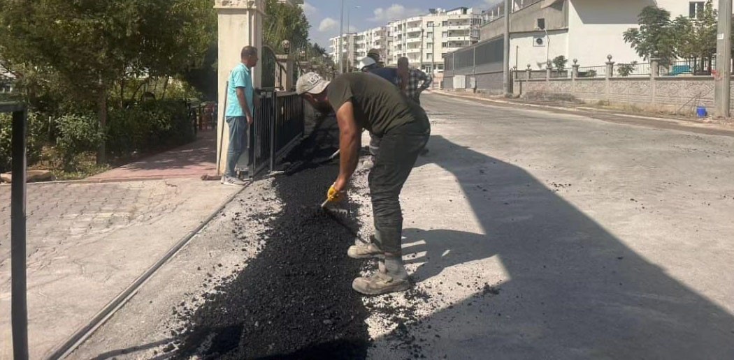Nusaybin&rsquo;de asfalt-yama &ccedil;alışmaları başladı
