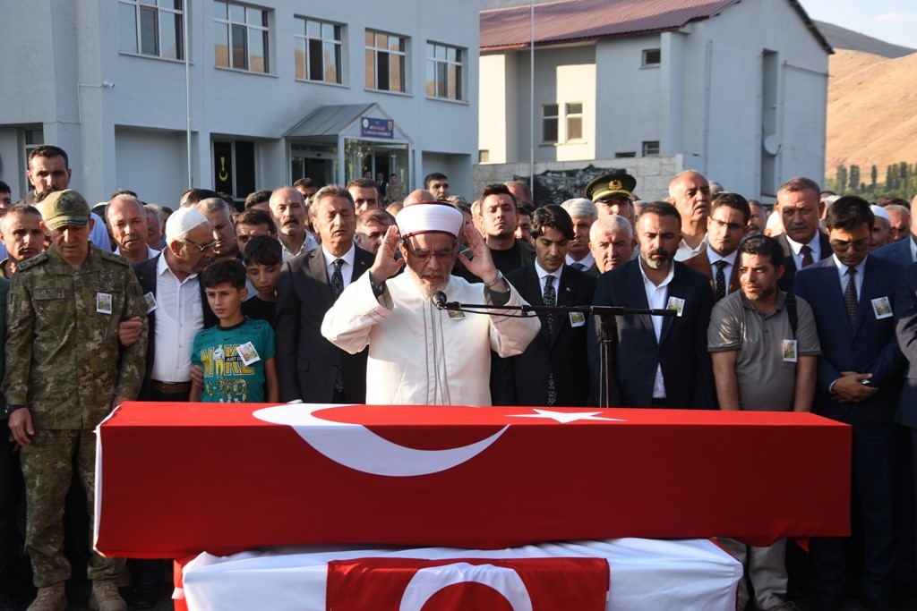 Şehit Piyade Er B&uuml;nyamin Barlık son yolculuğuna uğurlandı
