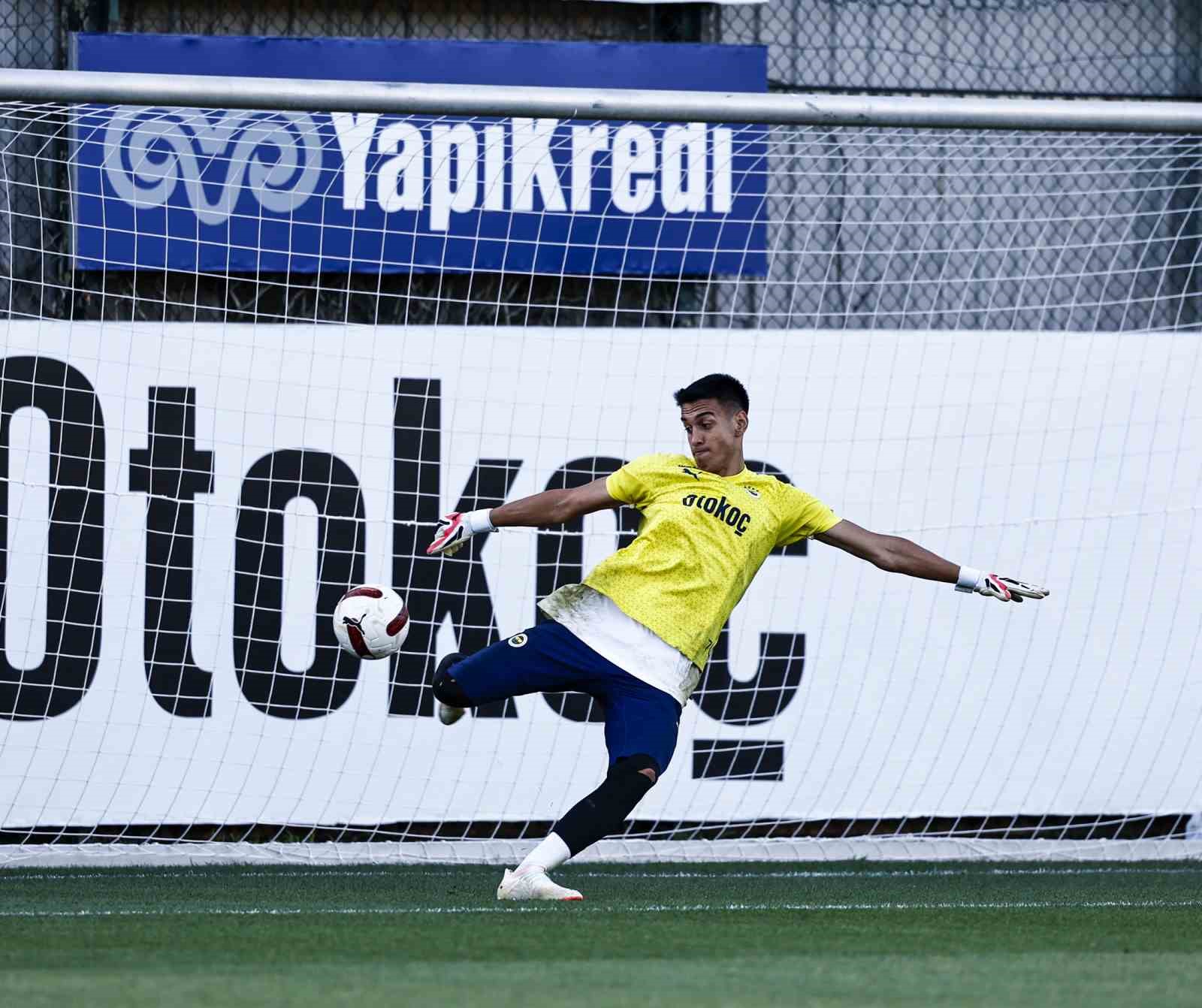 Fenerbah&ccedil;e, Twente ma&ccedil;ı hazırlıklarını s&uuml;rd&uuml;rd&uuml;
