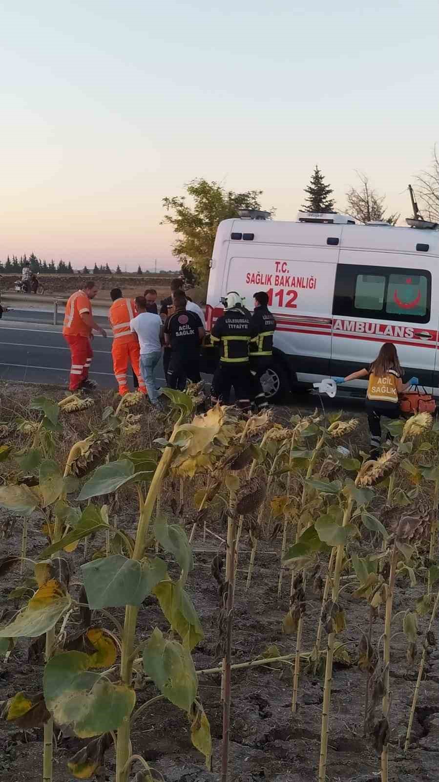 Kamyon kabininde sıkışan s&uuml;r&uuml;c&uuml;y&uuml; itfaiye ekipleri kurtardı
