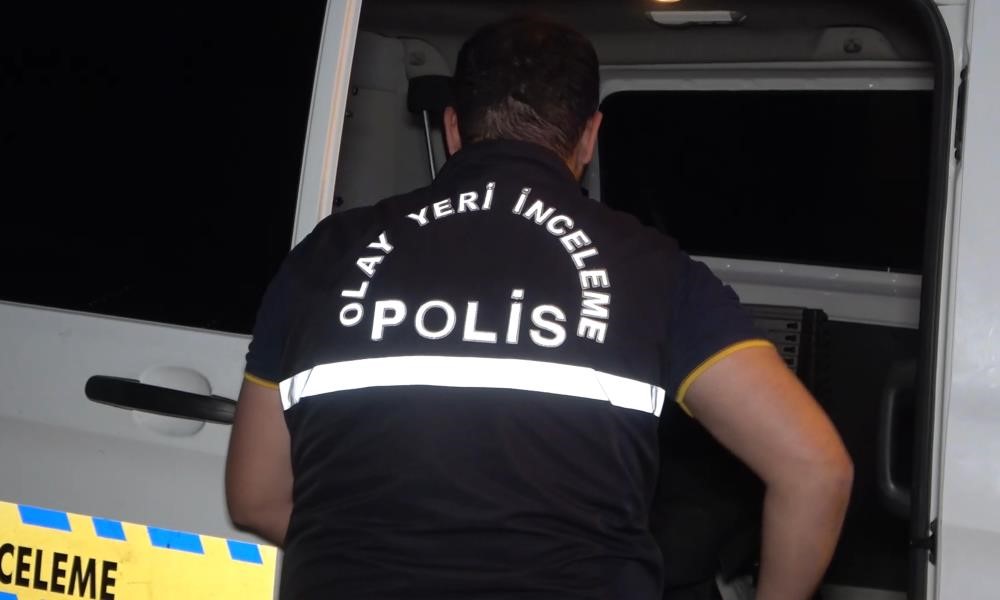 Evinde yakaladığı adamı &ouml;ld&uuml;rm&uuml;şt&uuml;, tutuklandı
