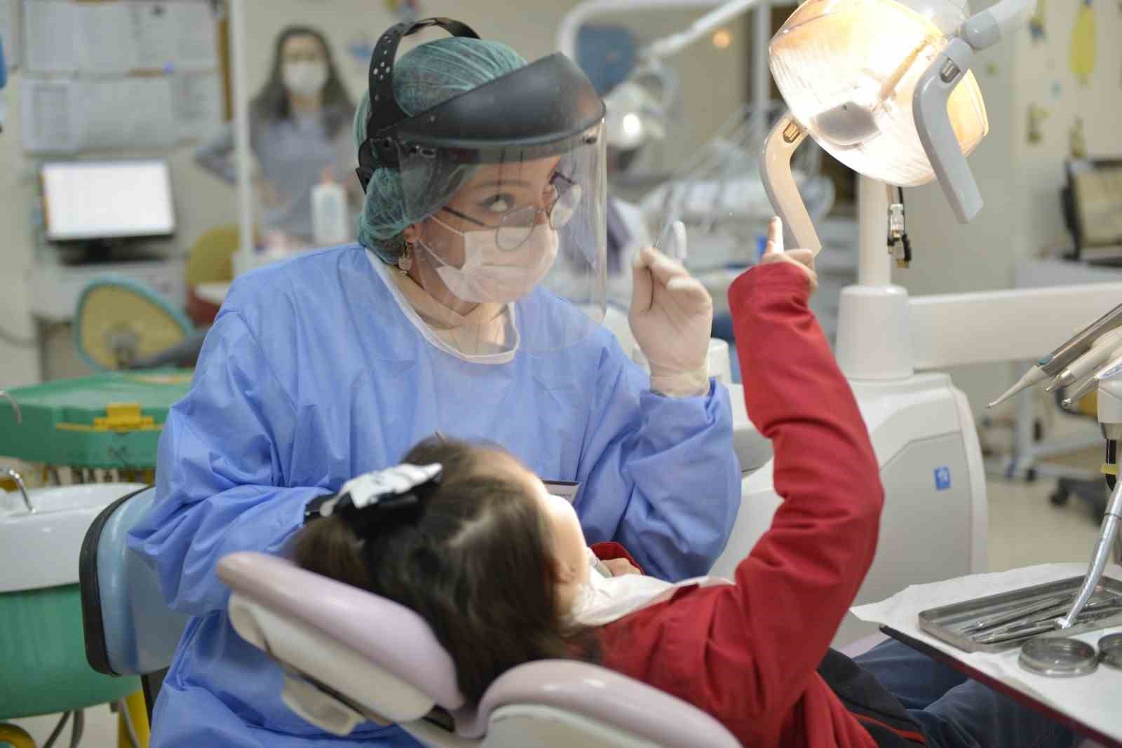 ZBEÜ Diş Hekimliği Fakültesi DUS Başarı Sıralamasında İlk 5’de