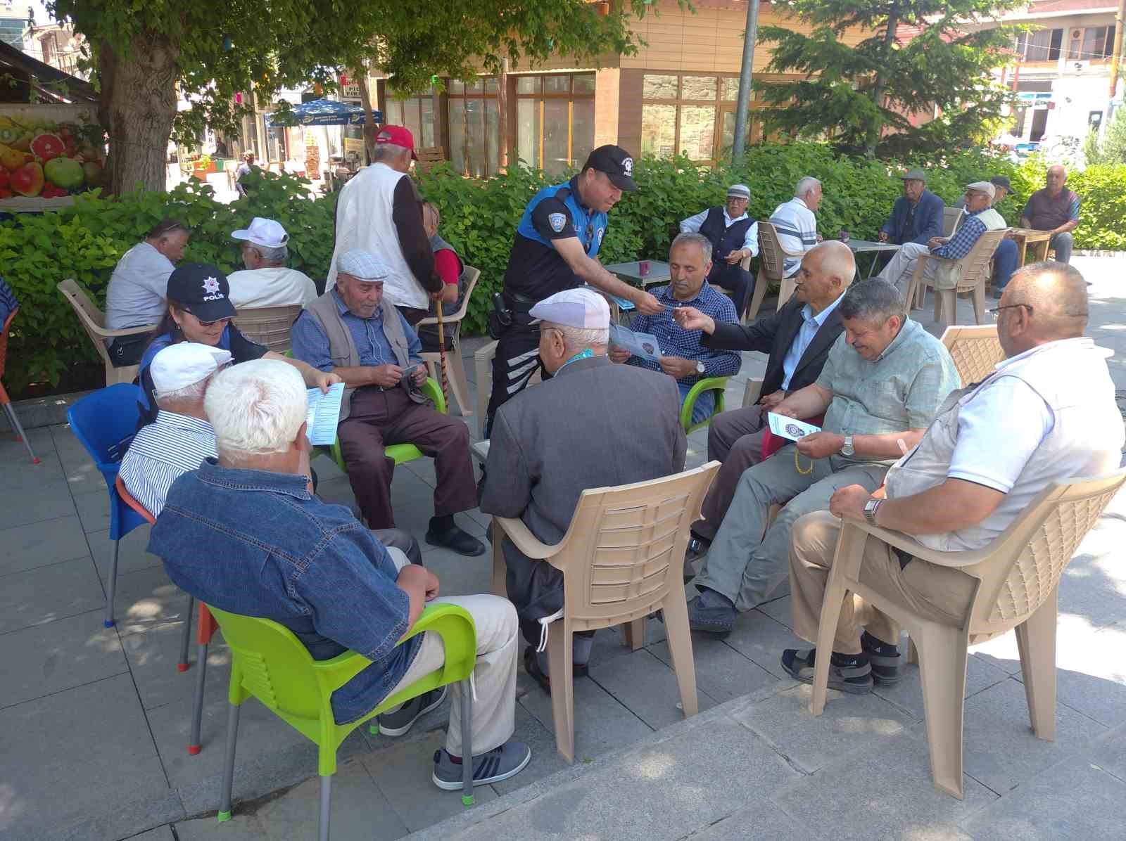 Polis vatandaşları ’İletişim Yoluyla Dolandırıcılık’ Konusunda Uyardı