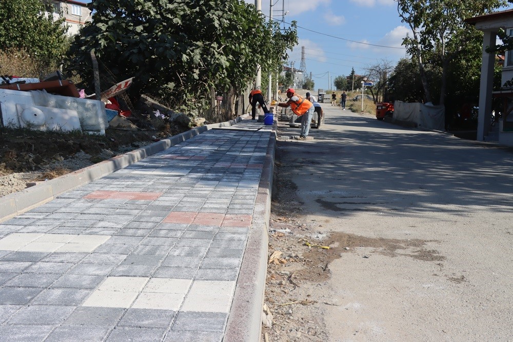 Şehit Murat Peltek Caddesi’nde kaldırım çalışması