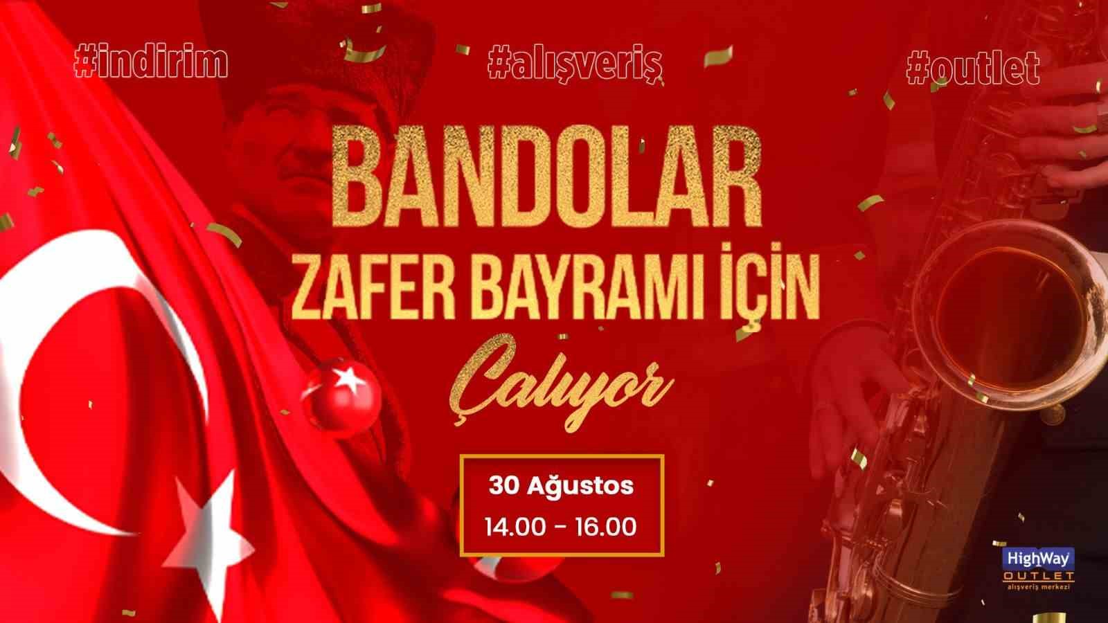 HighWay’de bandolar Zafer Bayramı için çalıyor
