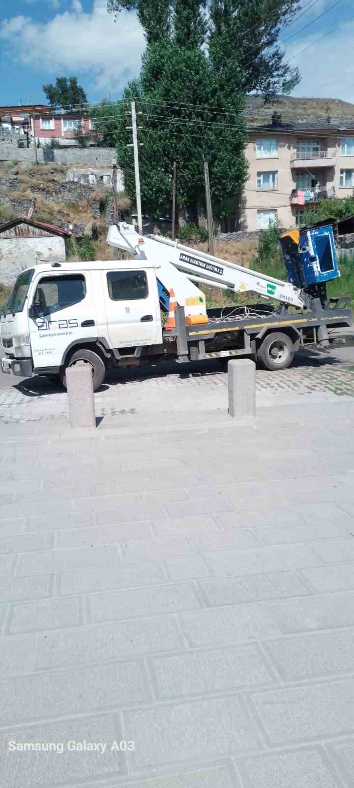 Tarihi k&ouml;pr&uuml; karanlıktan kurtuldu
