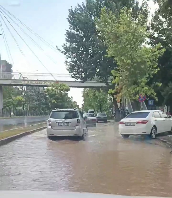 Adıyaman&rsquo;da kavurucu sıcaklara yağmur molası
