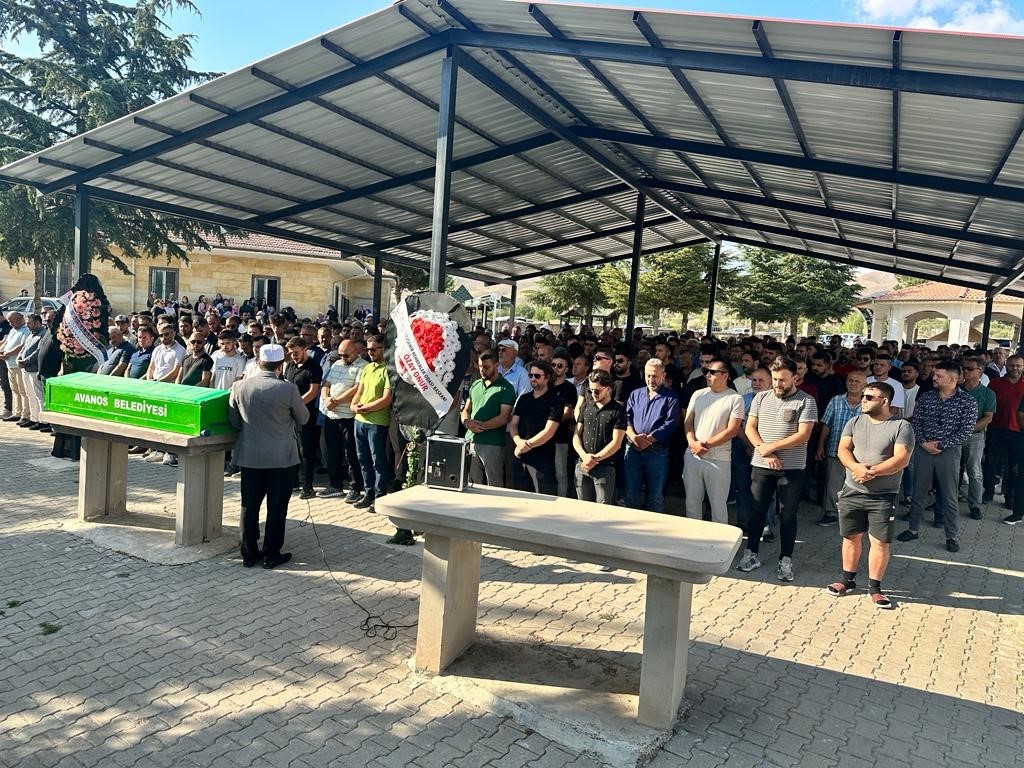 Nevşehir&rsquo;deki kazada &ouml;len s&uuml;r&uuml;c&uuml;ler toprağa verildi
