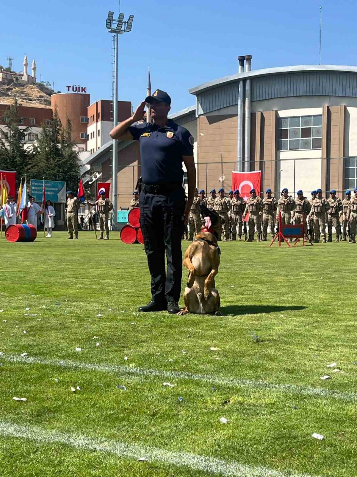 İtaat Köpeği Rüzgar’dan 30 Ağustos gösterisi