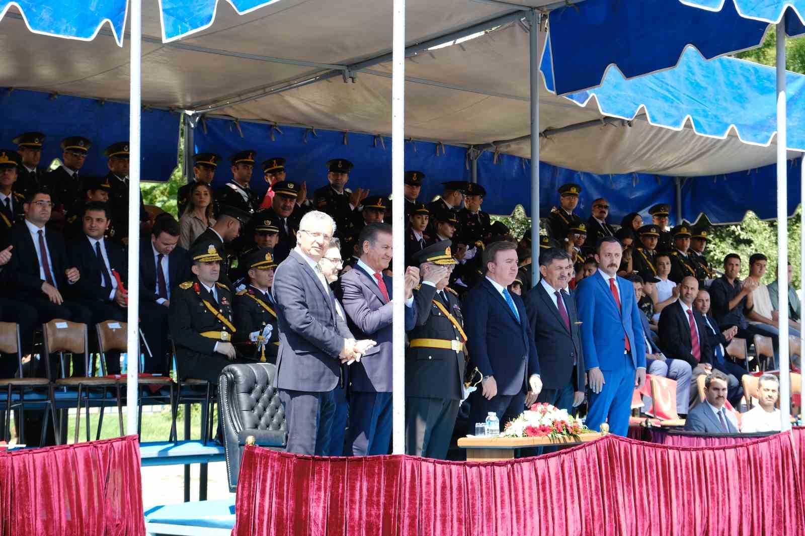 Erzincan&rsquo;da Zafer Bayramı coşkusu yaşandı
