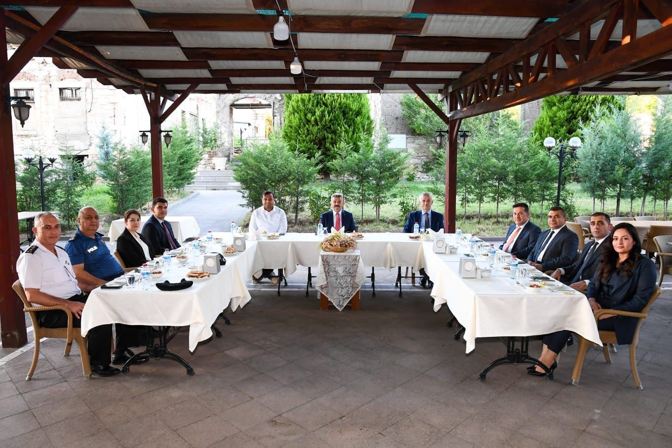 Uşak&rsquo;ta tayin &ccedil;ıkan vali yardımcıları ve kaymakamlara veda
