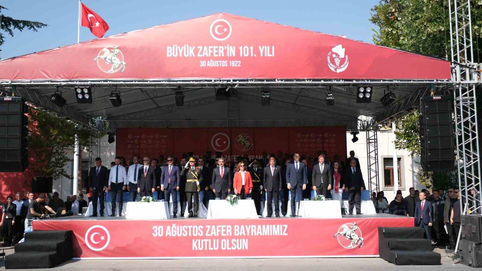 Kırklareli’nde 30 Ağustos Zafer Bayramı’nın 101. yıl dönümü törenlerle kutlandı