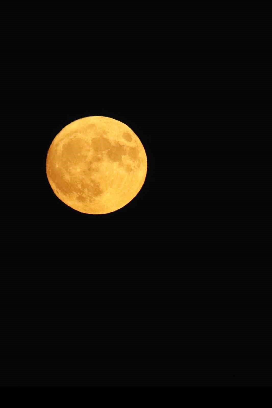 G&uuml;m&uuml;şhane&rsquo;de &ldquo;Mavi Ay&rdquo; i&ccedil;in zirvelere &ccedil;ıktılar, umduklarını bulamadılar
