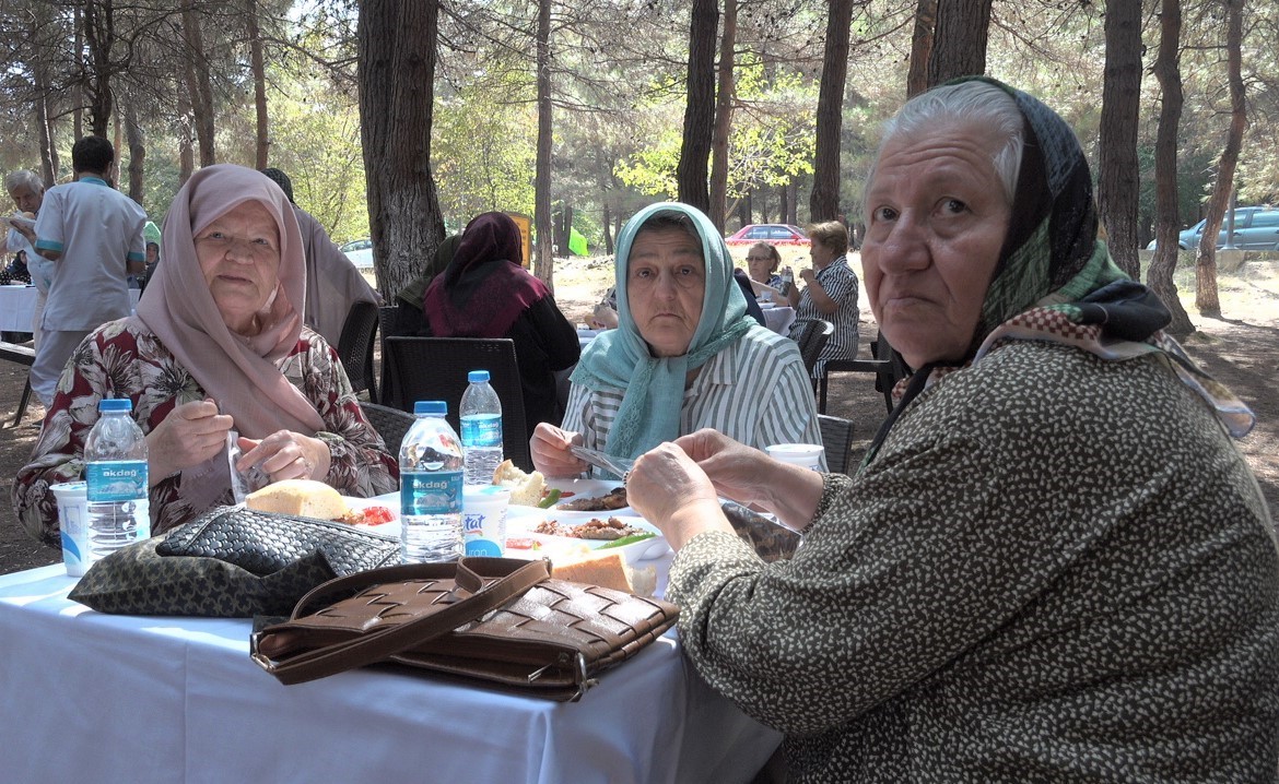 Yıllar sonra piknik yaptılar