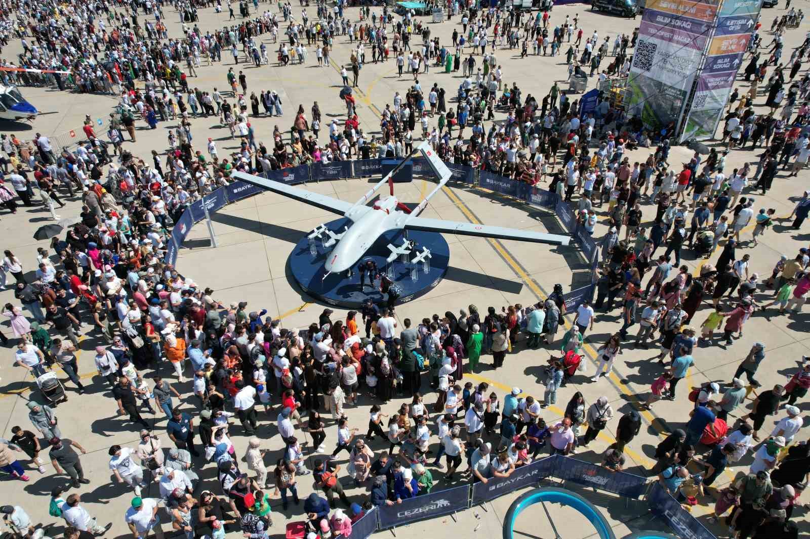 TEKNOFEST&rsquo;te yerli &ccedil;elik kanatlara b&uuml;y&uuml;k ilgi
