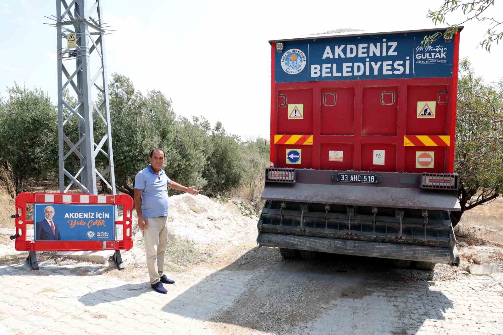 Akdeniz’de asfalt çalışmaları sürüyor