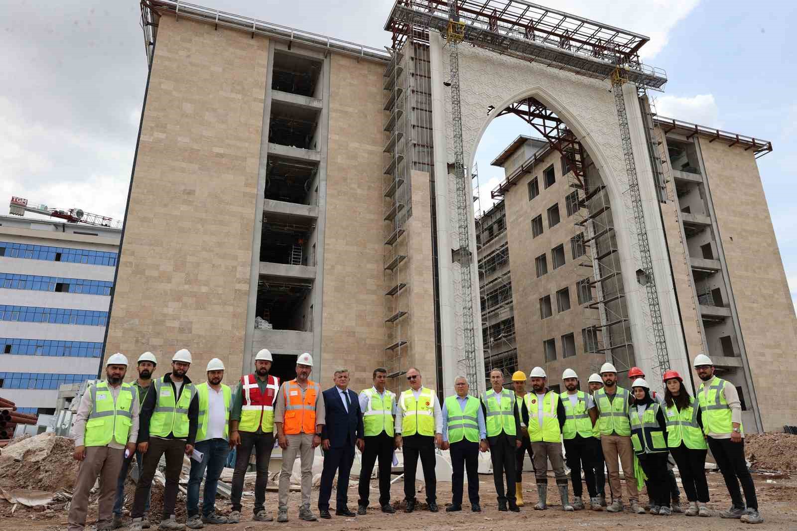Sivas’ta bin 71 yatak kapasiteli hastane inşaatı hızla yükseliyor
