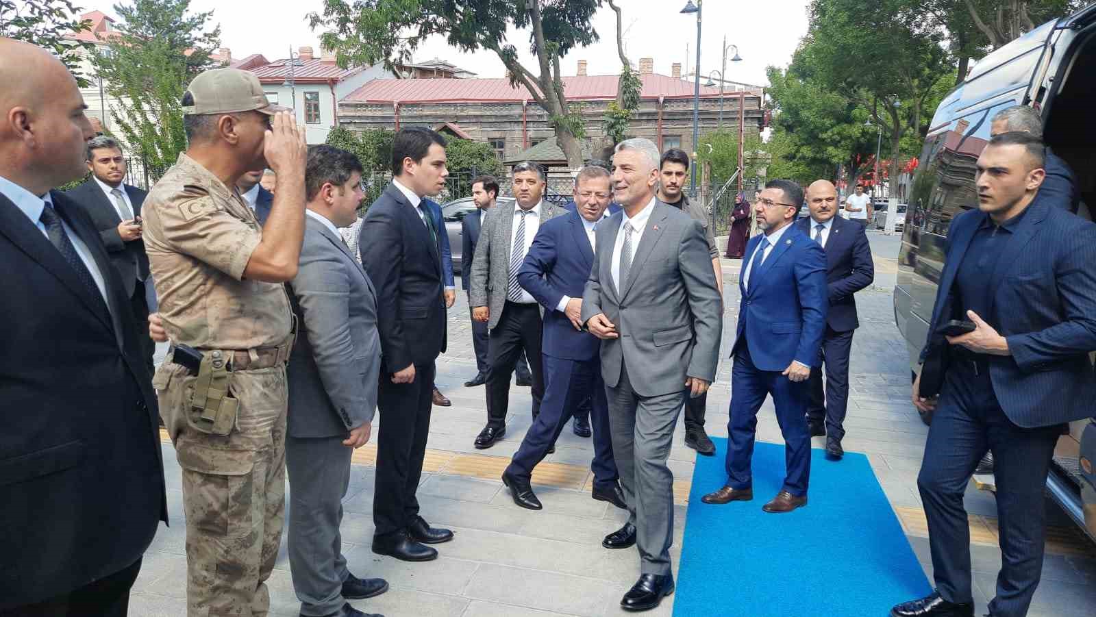 Ticaret Bakanı Bolat Kars’ta