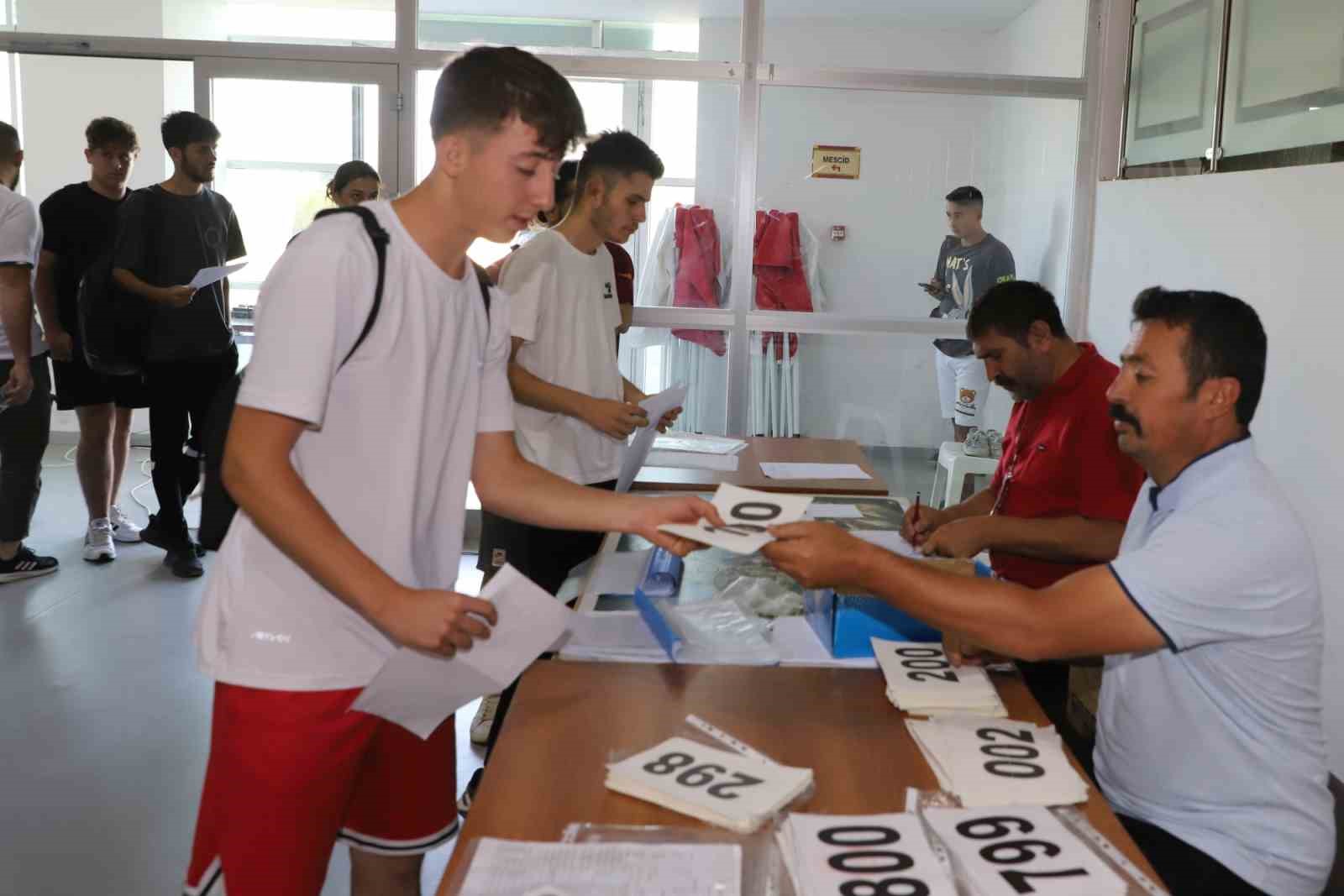 NEVÜ’de Beden Eğitimi ve Spor Öğretmenliği bölümü seçmeleri başladı