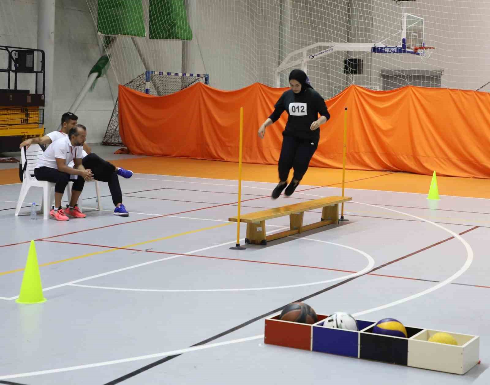 NEV&Uuml;&rsquo;de Beden Eğitimi ve Spor &Ouml;ğretmenliği b&ouml;l&uuml;m&uuml; se&ccedil;meleri başladı
