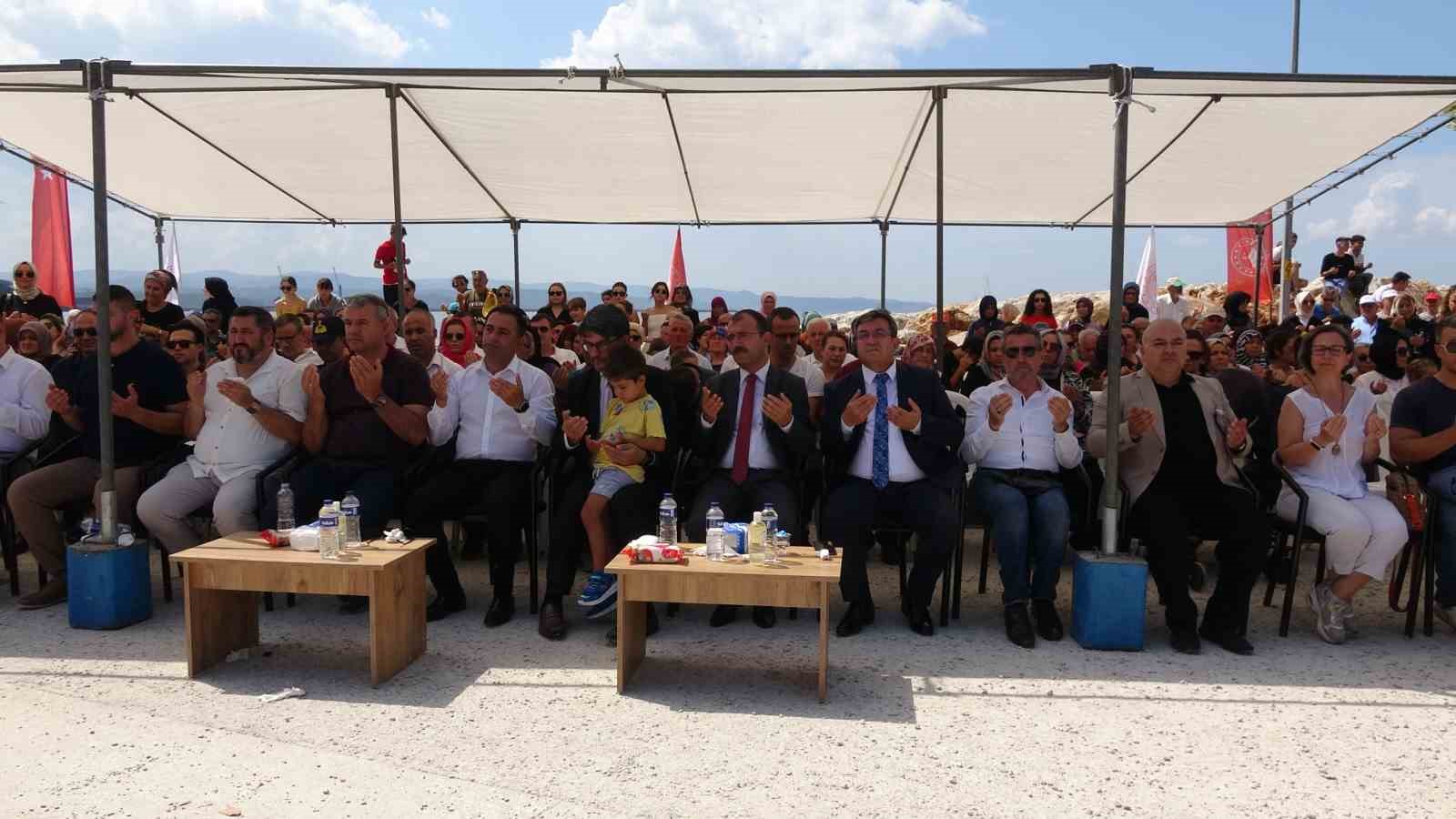 &Ccedil;anakkaleli balık&ccedil;ılardan dualı av sezonu a&ccedil;ılışı
