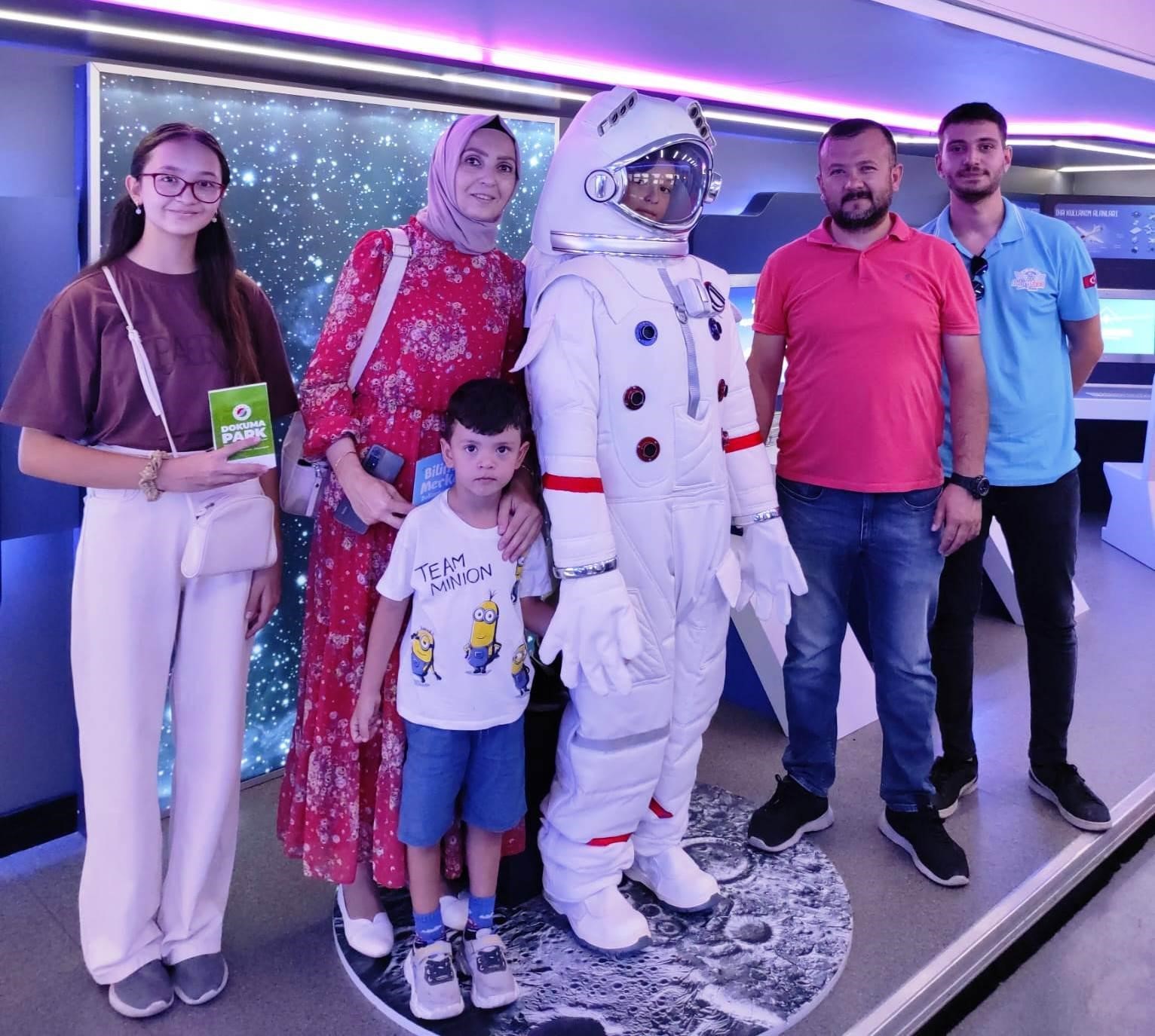 Kepez&rsquo;in Bilim ve Teknoloji Tırı&rsquo;na TEKNOFEST&rsquo;te yoğun ilgi
