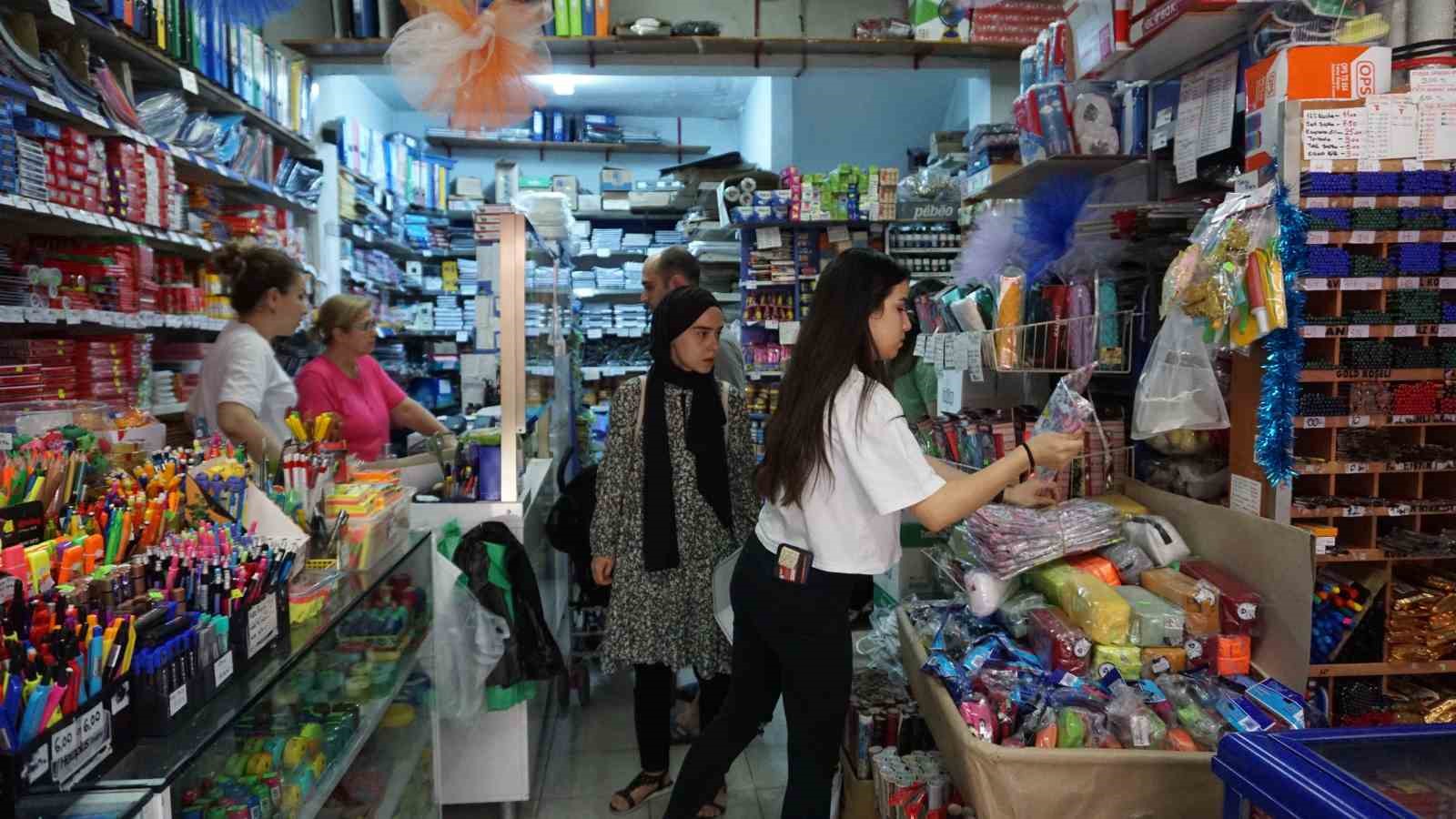 Edirne&rsquo;de okulların a&ccedil;ılması &ouml;ncesi kırtasiye denetimi
