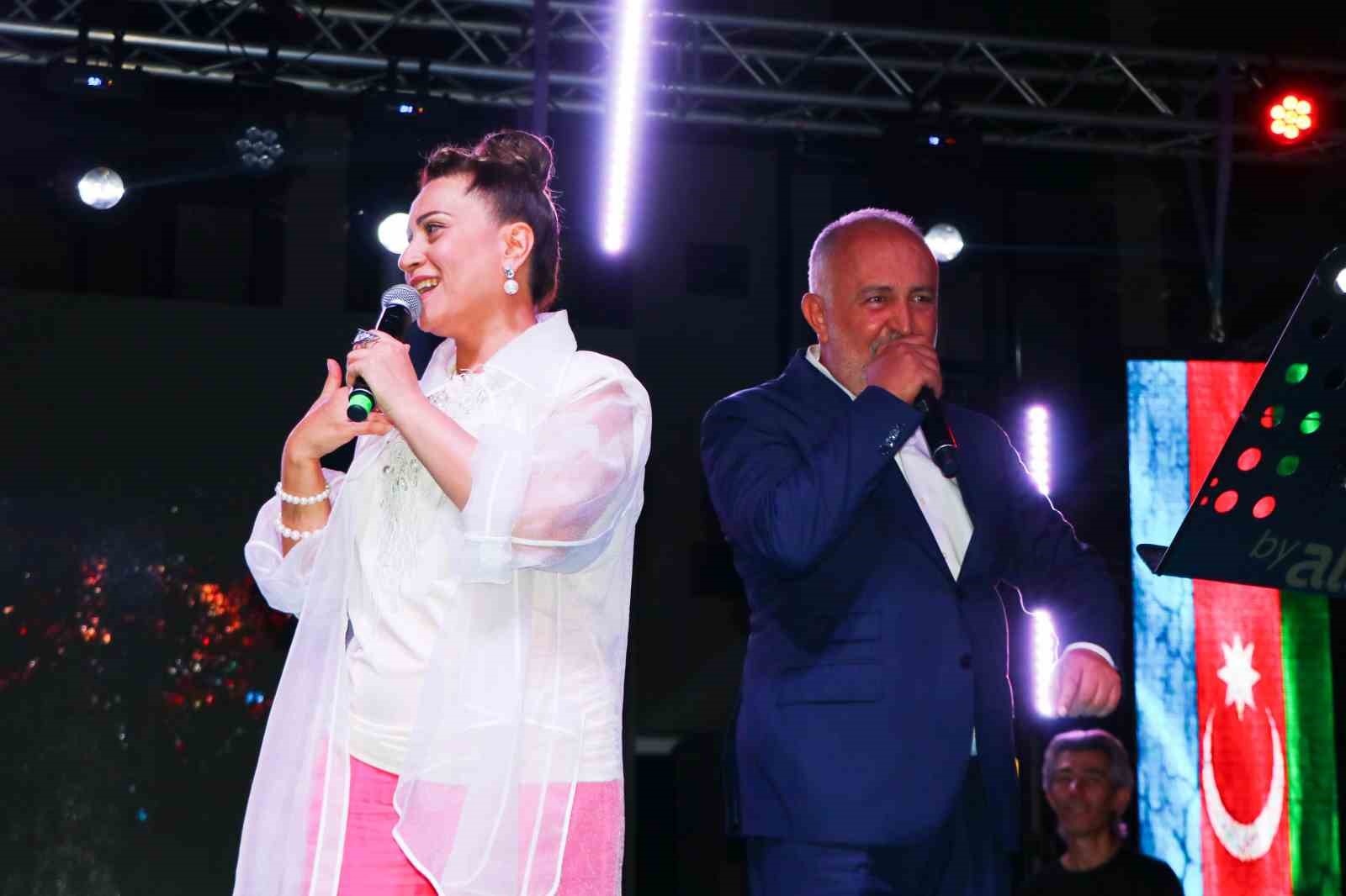 Çiftlikköy’de Azerin’li kutlama