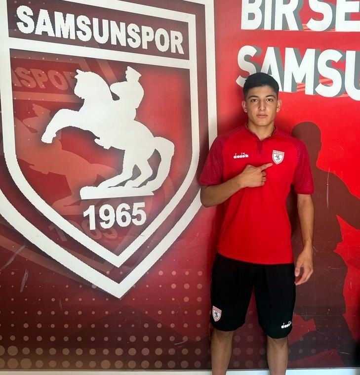 Samsunspor, genç futbolcu Efe Halil Şimşek’i transfer etti