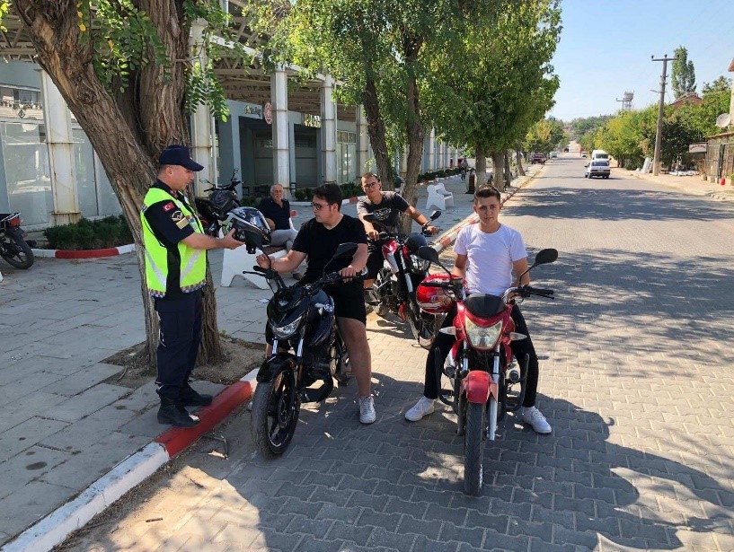 Kırklareli’nde jandarmadan kask denetimi
