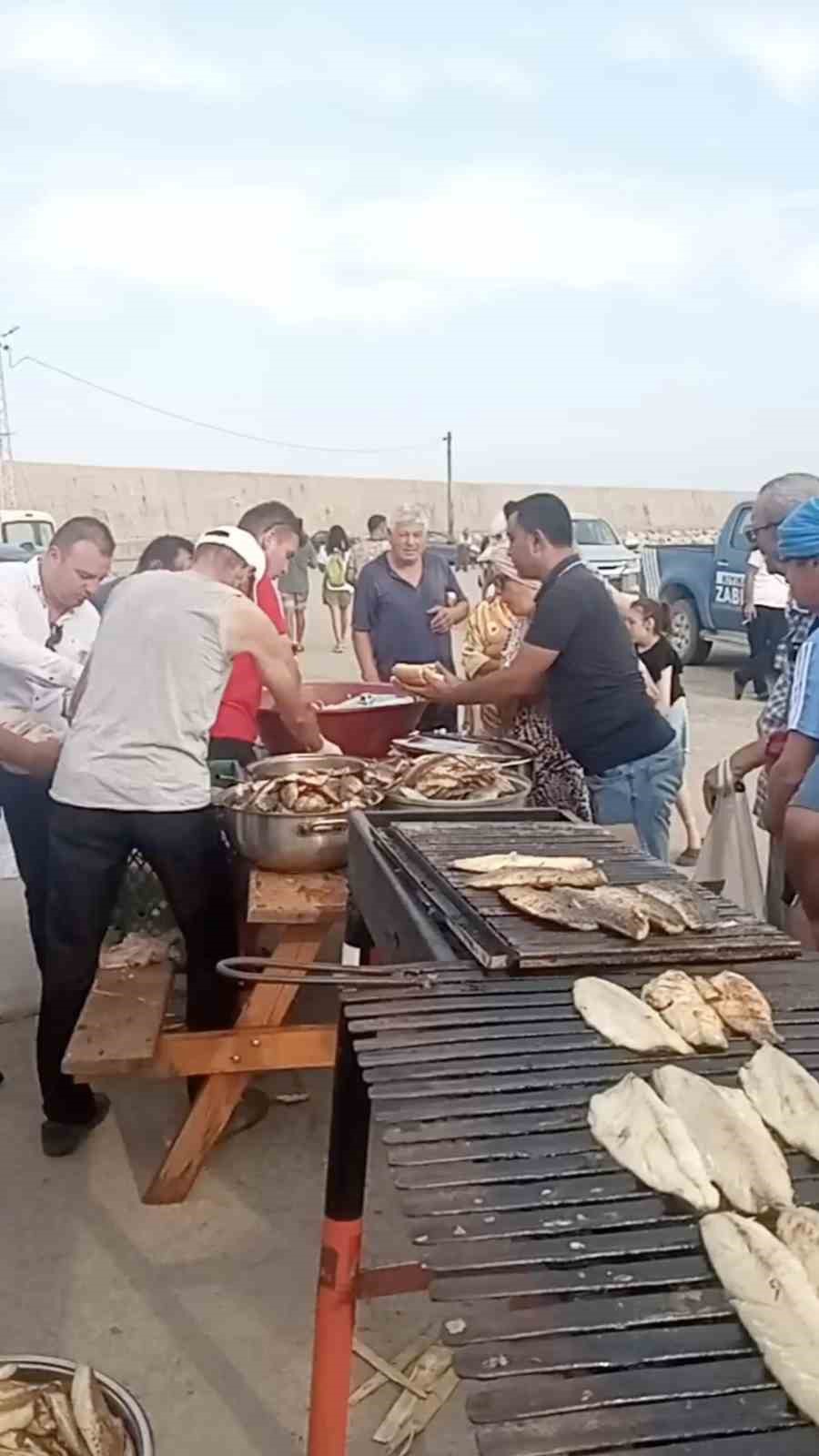 Balık sezonunun a&ccedil;ılışı bedava balık ekmek ile kutlandı
