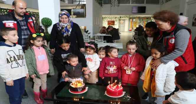 Erzincan’da depremzede çocuklar için afetin izleri silinmeye çalışılıyor