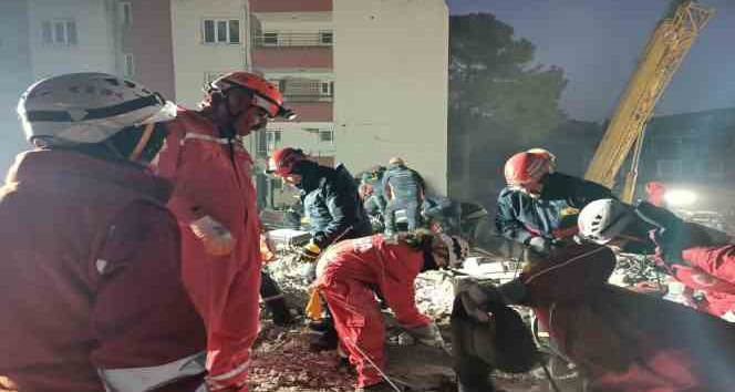 Enkazın ‘kurtarıcı kadınları’